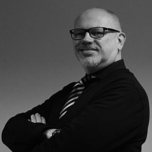 Rob irwin1 600x600 - Our Team